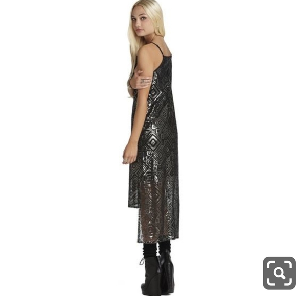 Bcbgeneration Sequin Detailed Midi Dress - Picture 2 of 8